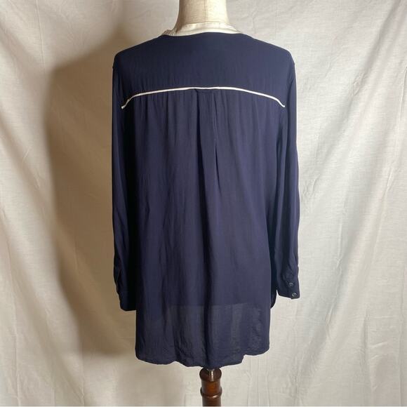 Anthropologie‎ Maeve Button Down Embroidered Pocket "A” Size large - Picture 3 of 5